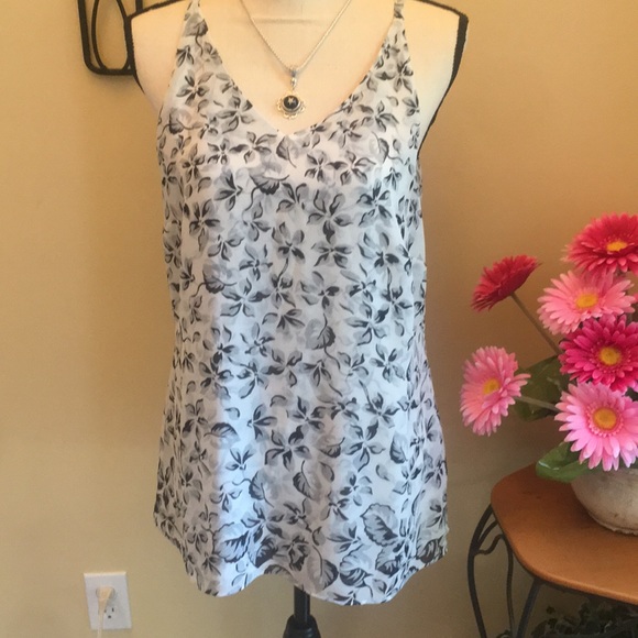 CAbi Tops - CAbi gray flower top